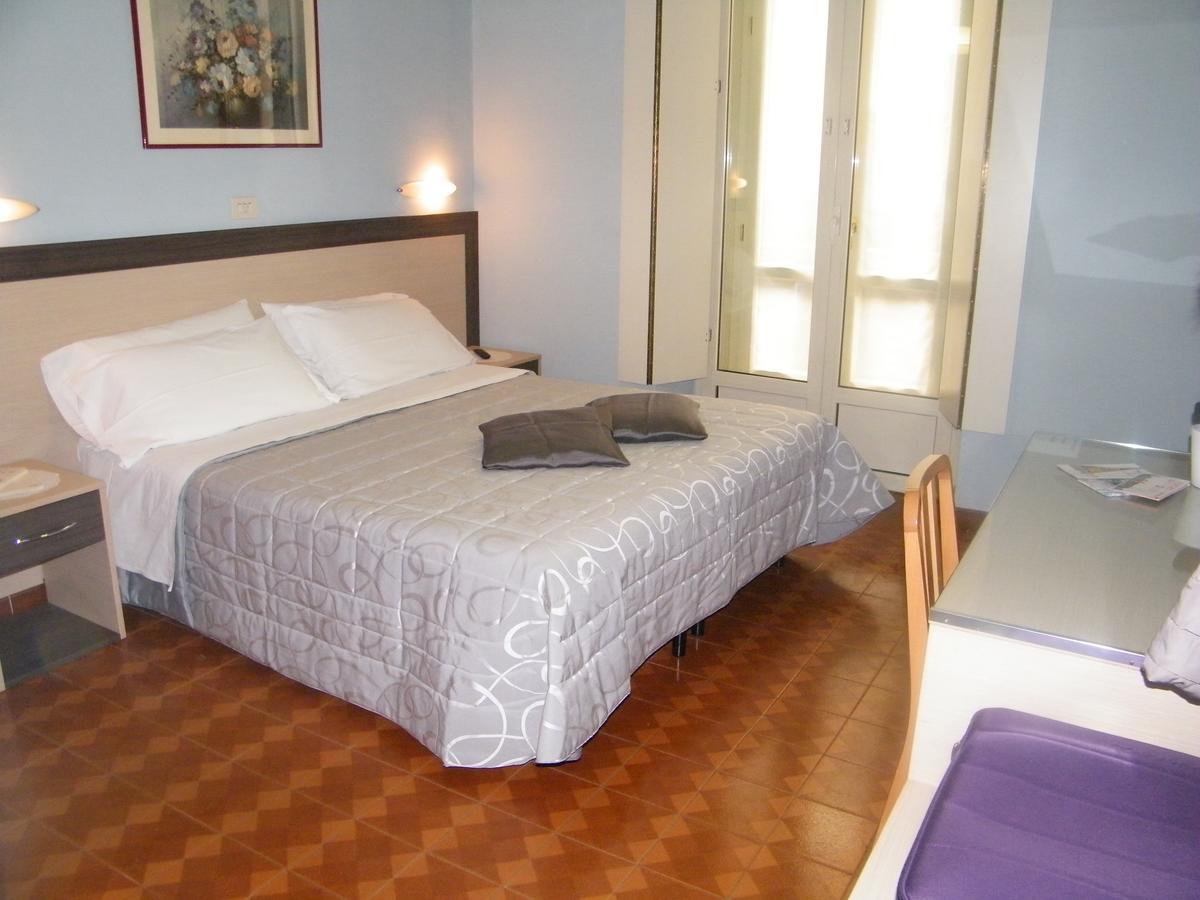 Double or Twin Room Private Bathroom
