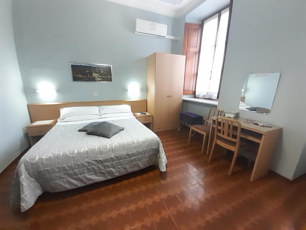 Double or Twin Room Private Bathroom